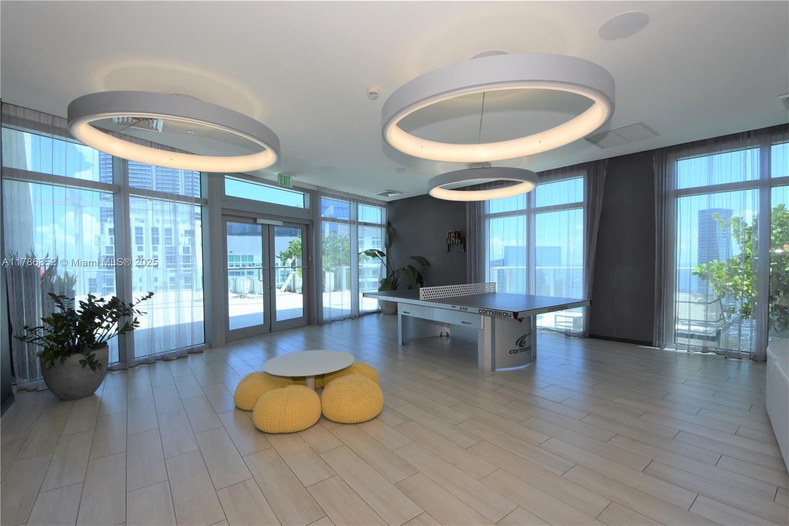 1100 MILLECENTO RESIDENCE - Residential Lease