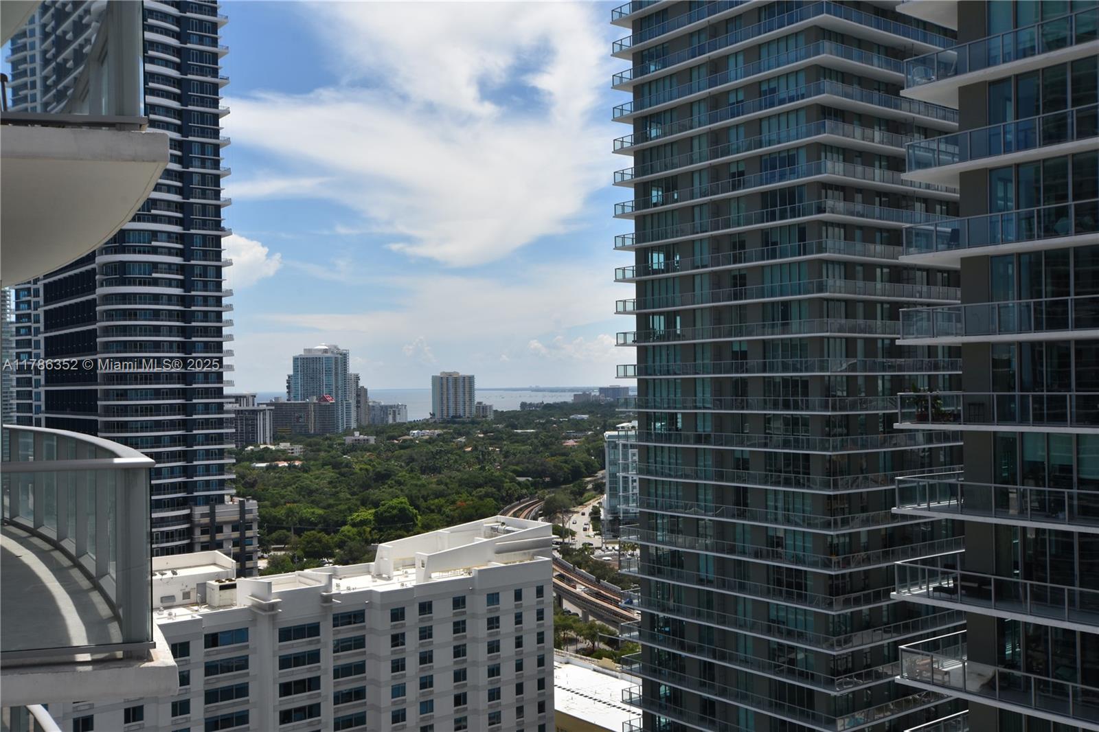 1100 MILLECENTO RESIDENCE - Residential Lease