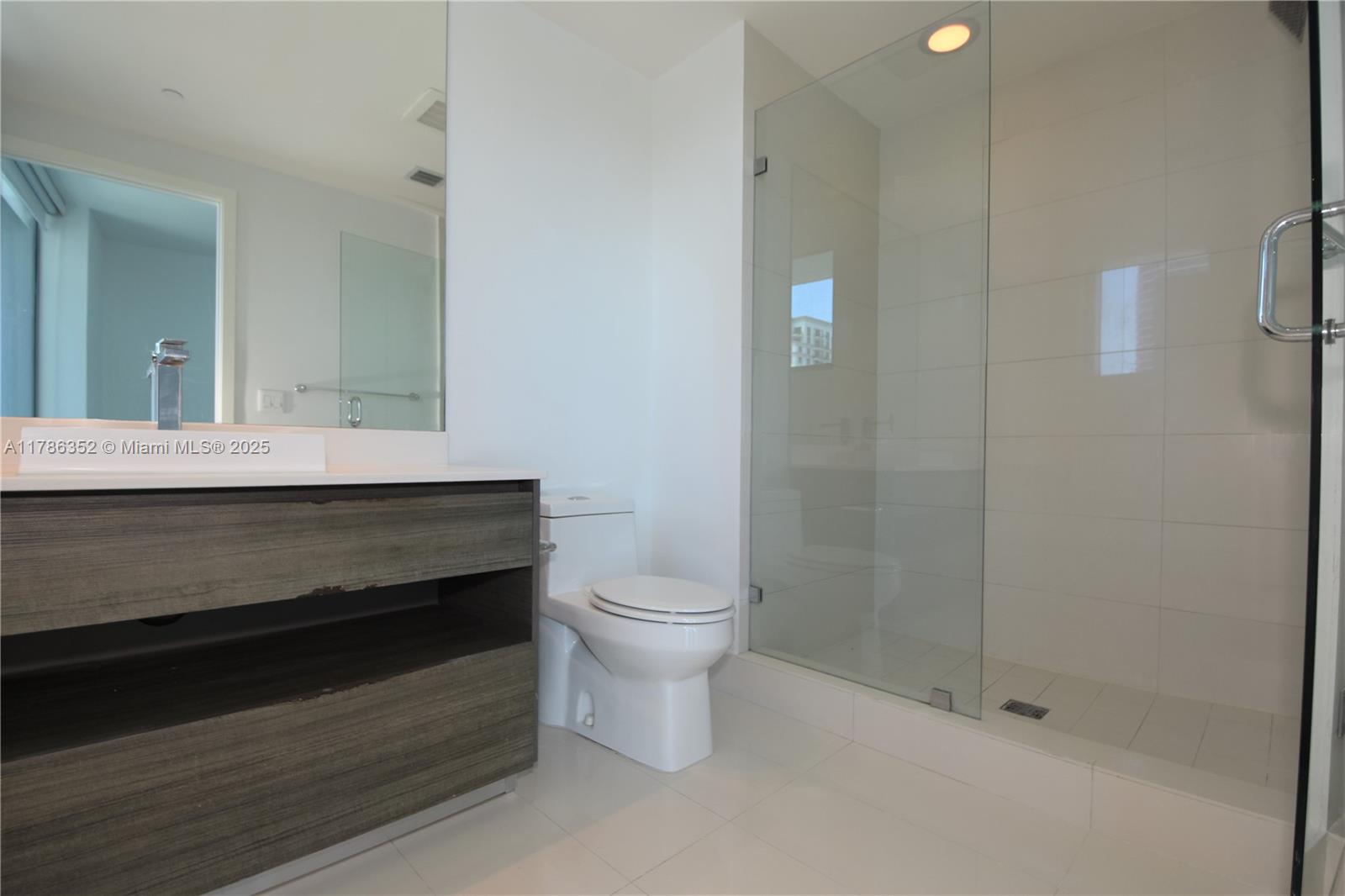 1100 MILLECENTO RESIDENCE - Residential Lease