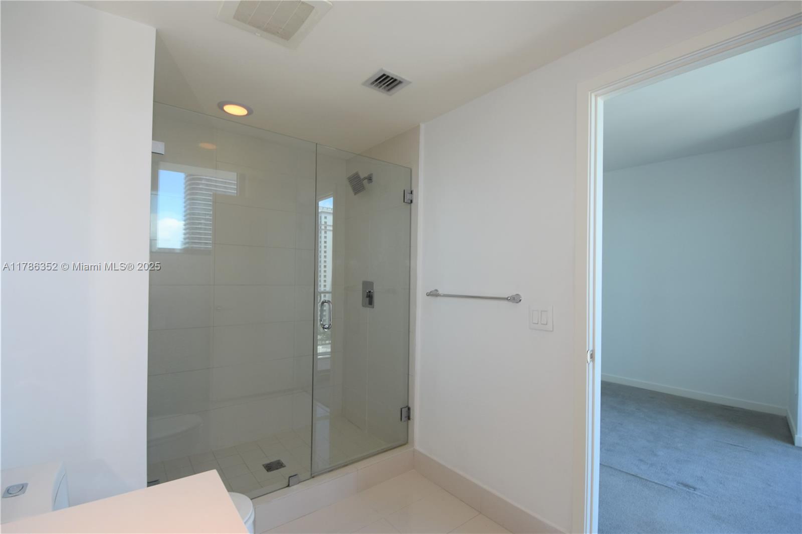 1100 MILLECENTO RESIDENCE - Residential Lease
