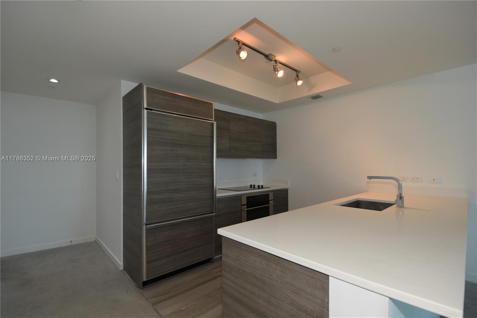 1100 MILLECENTO RESIDENCE - Residential Lease