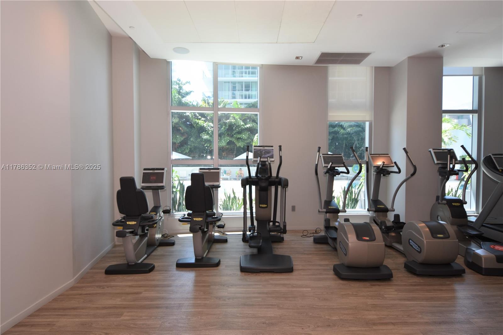 1100 MILLECENTO RESIDENCE - Residential Lease