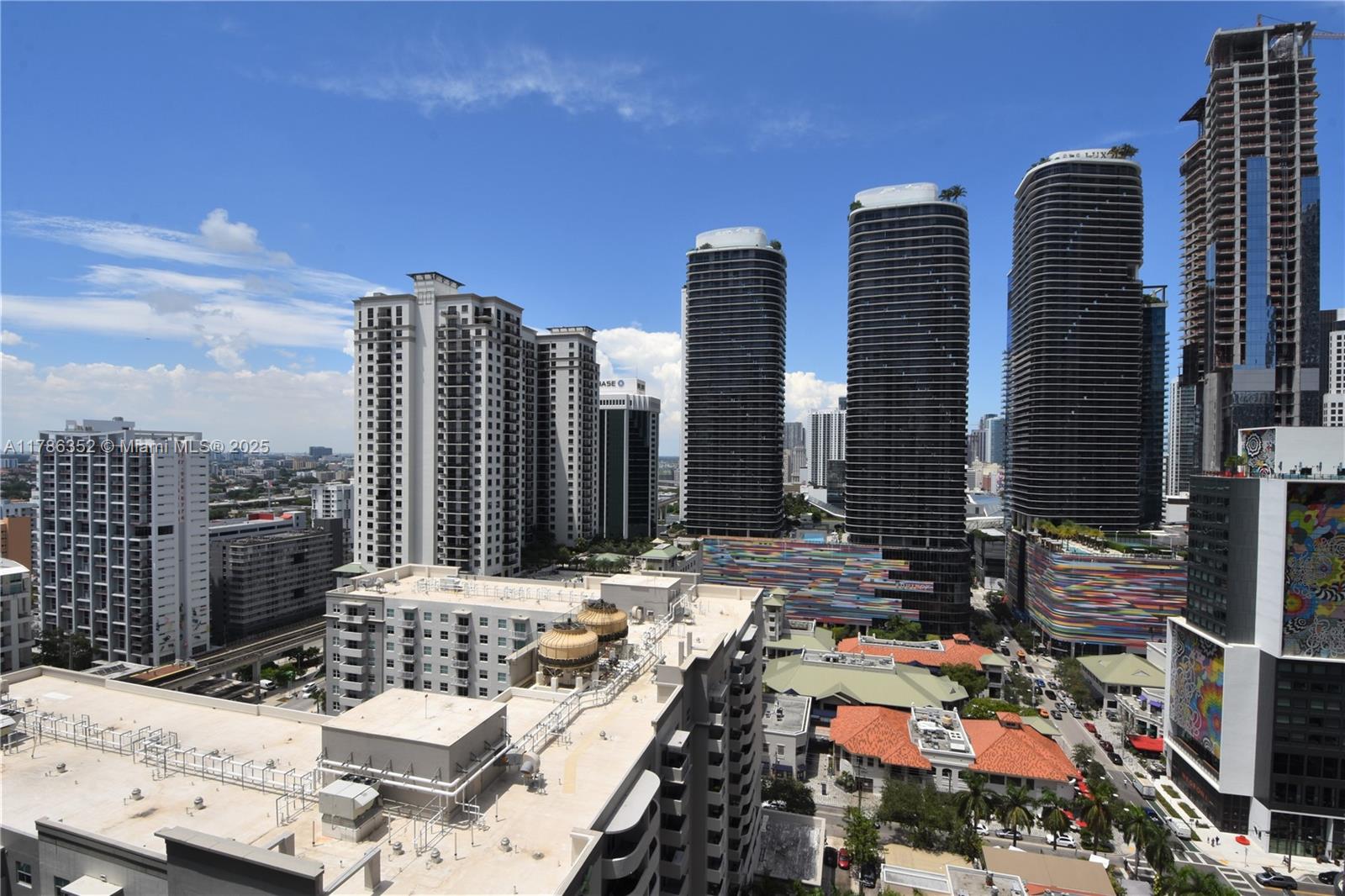 1100 MILLECENTO RESIDENCE - Residential Lease