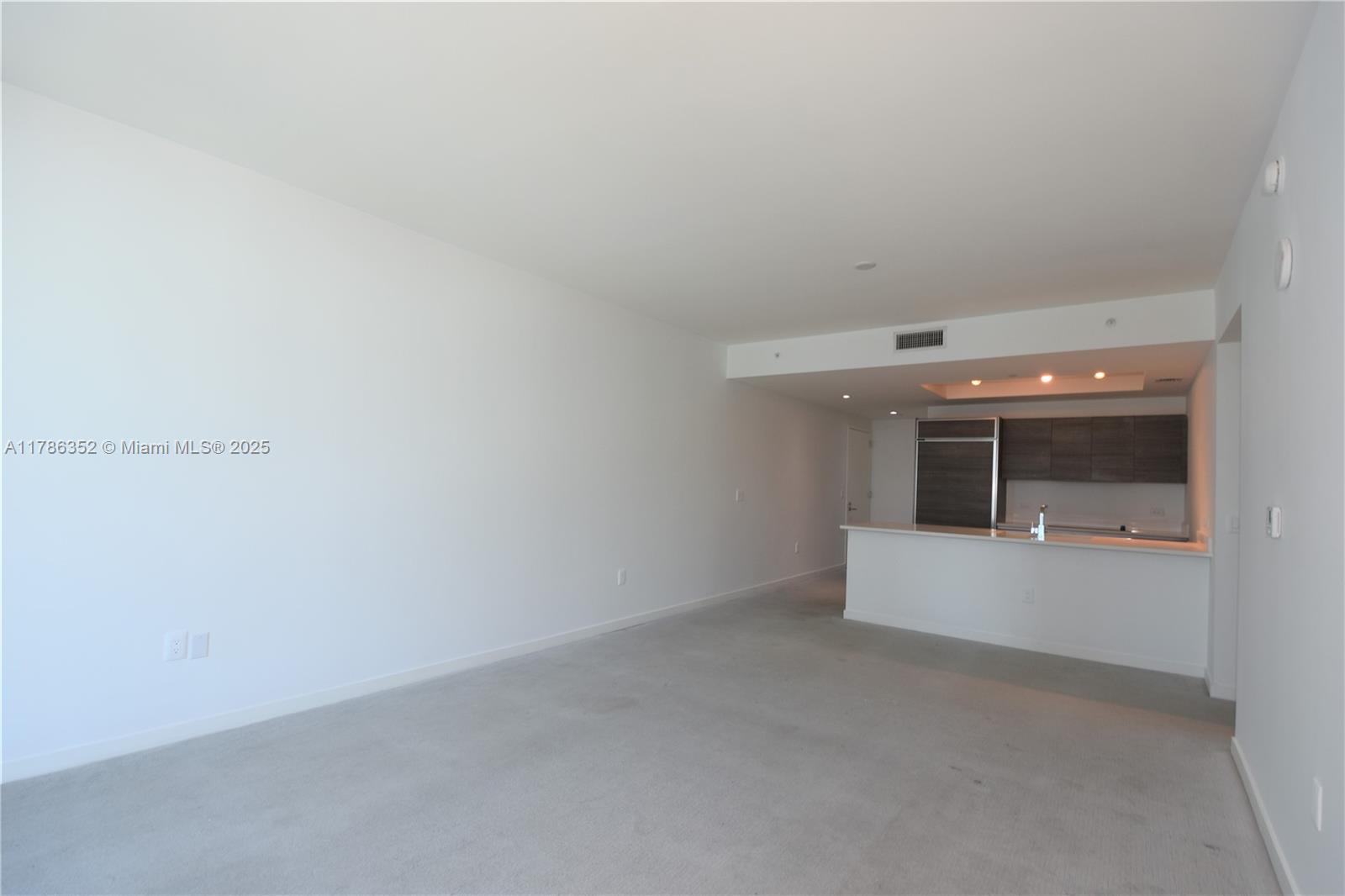 1100 MILLECENTO RESIDENCE - Residential Lease