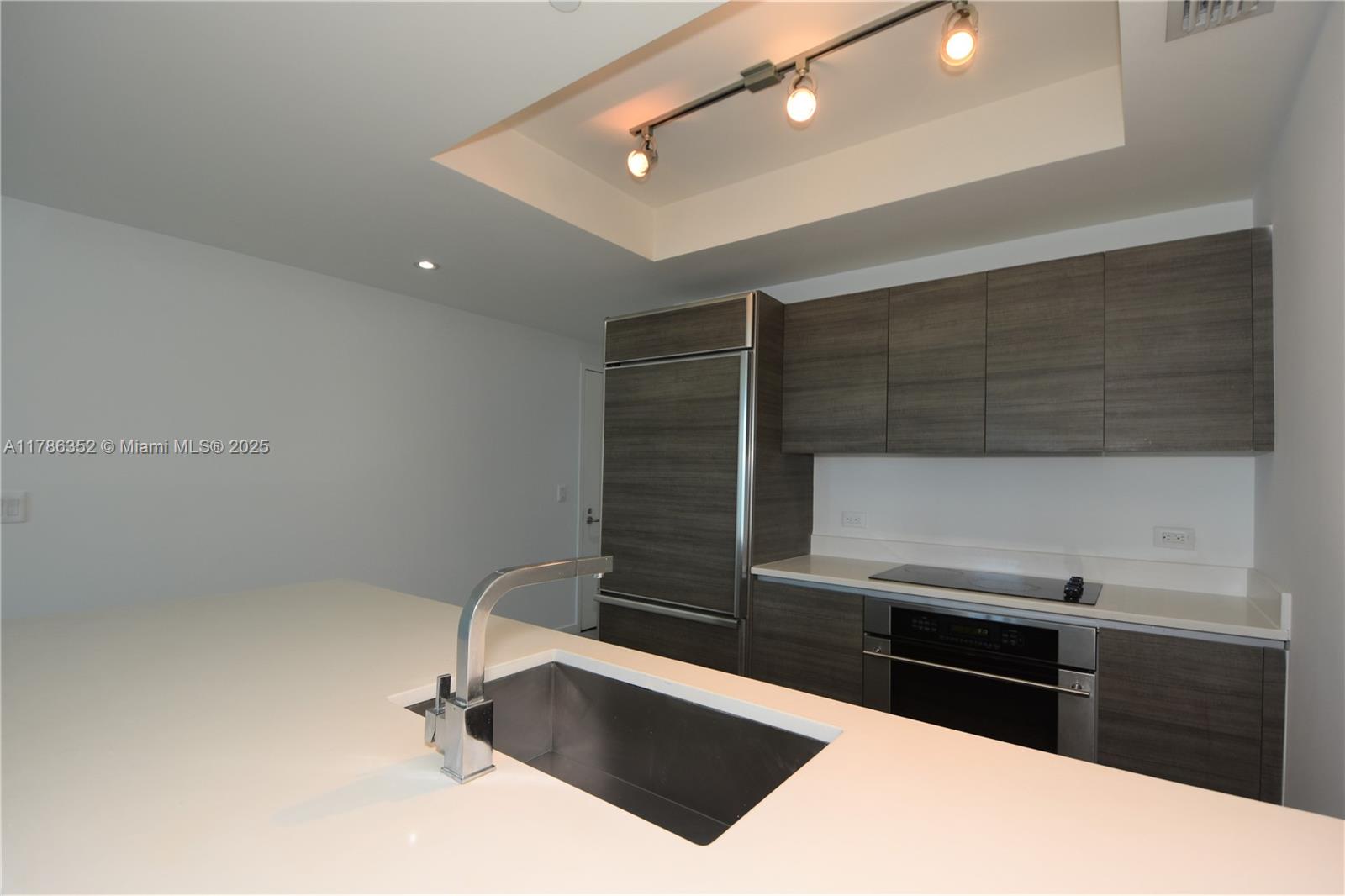 1100 MILLECENTO RESIDENCE - Residential Lease