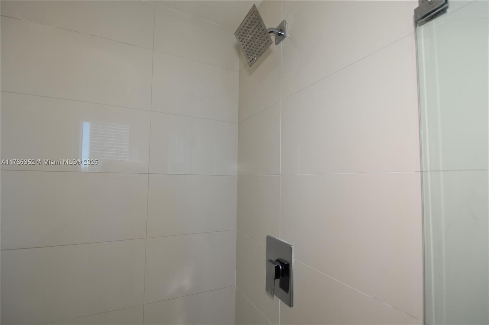 1100 MILLECENTO RESIDENCE - Residential Lease