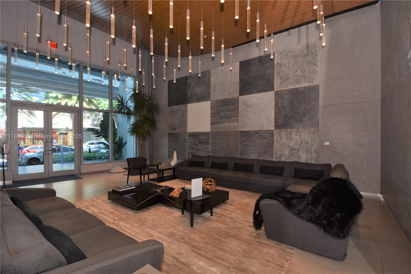 1100 MILLECENTO RESIDENCE - Residential Lease