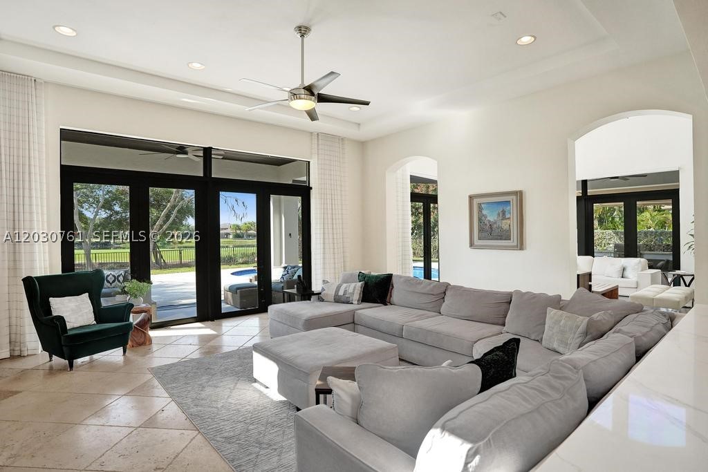 PARKLAND GOLF AND COUNTRY - Residential