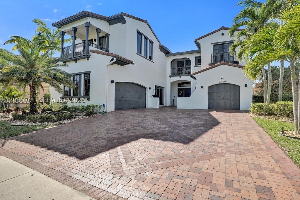 PARKLAND GOLF AND COUNTRY - Residential