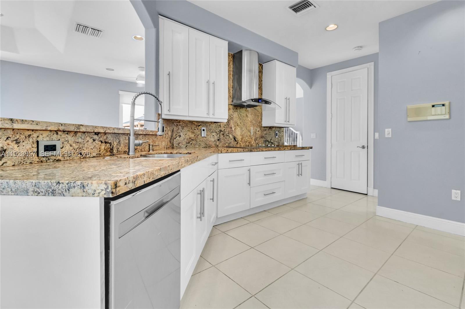 THREE ISLANDS 3RD SECTION - Residential