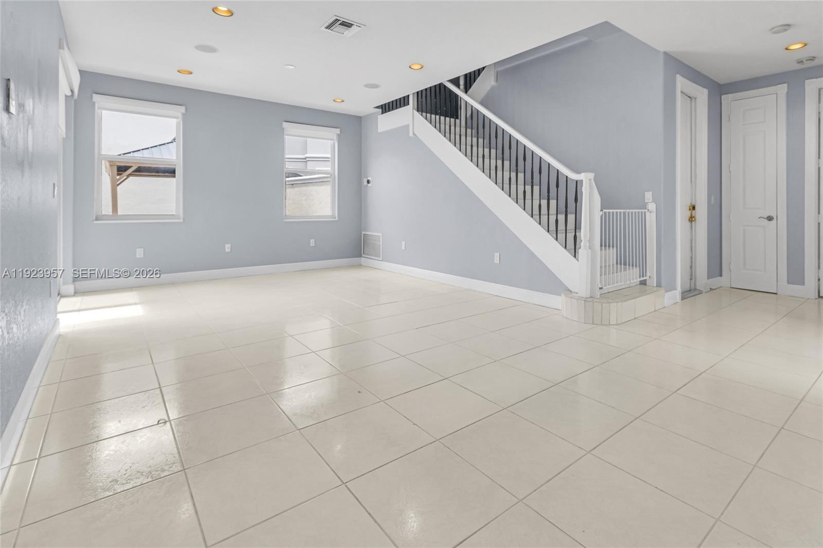 THREE ISLANDS 3RD SECTION - Residential