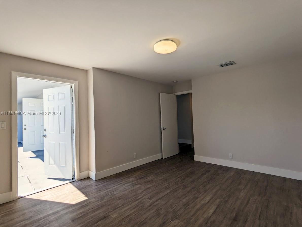 PARK ROAD MANOR - Residential Lease