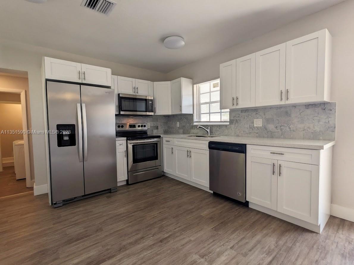 PARK ROAD MANOR - Residential Lease