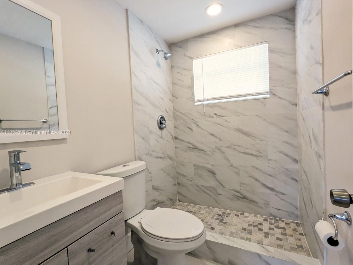 PARK ROAD MANOR - Residential Lease