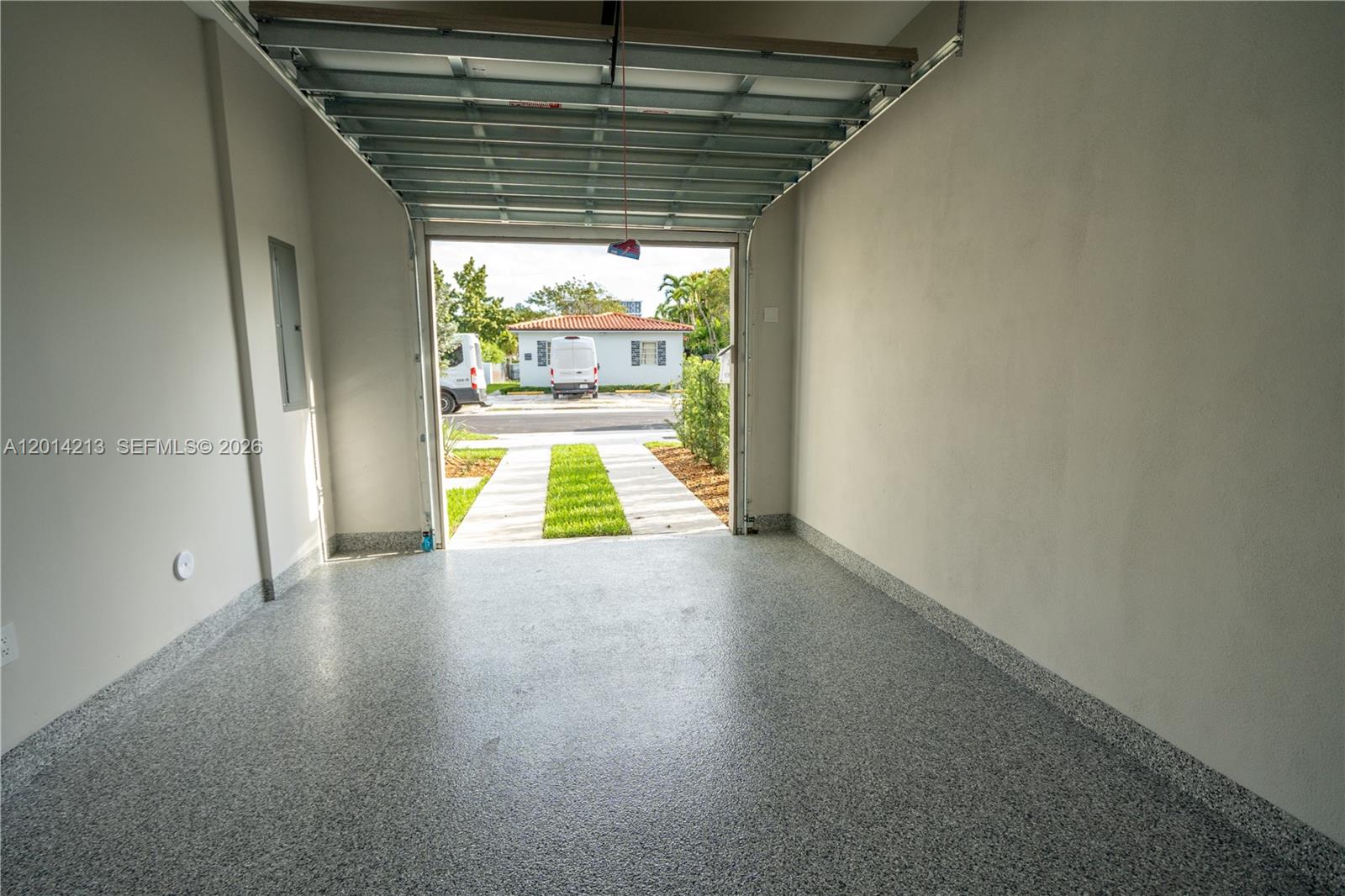 AMND MIAMI SUBURBAN ACRES - Residential