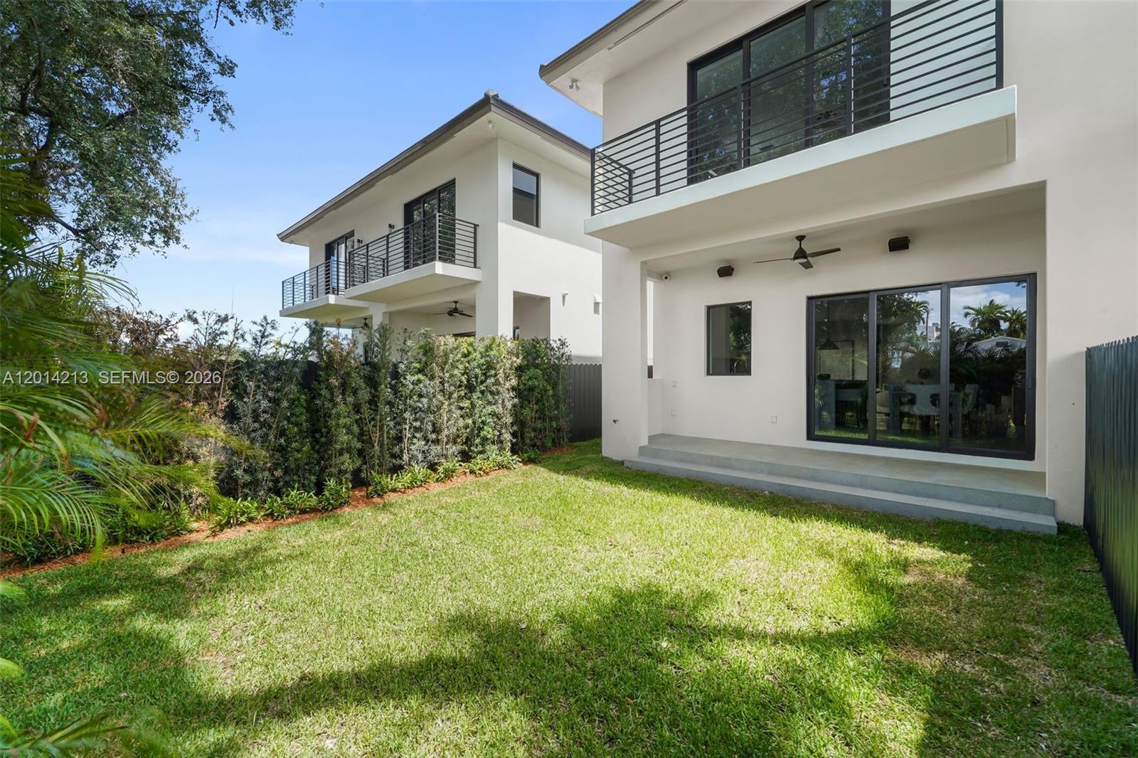 AMND MIAMI SUBURBAN ACRES - Residential