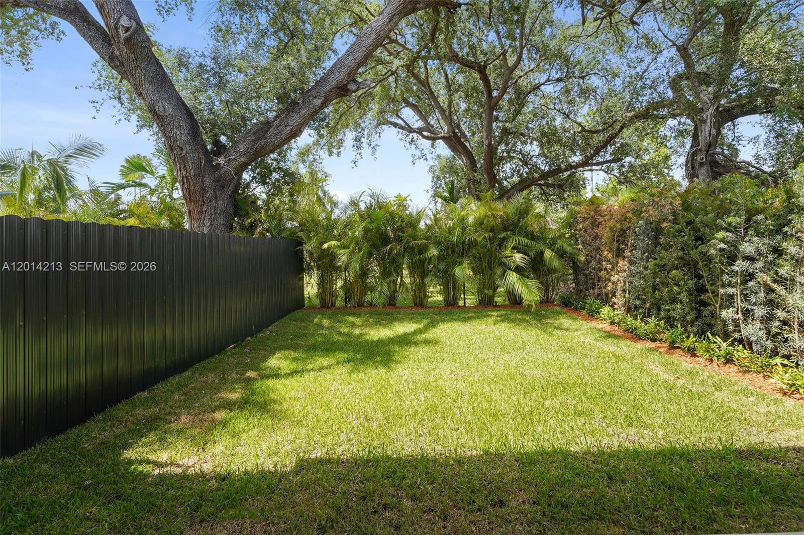 AMND MIAMI SUBURBAN ACRES - Residential
