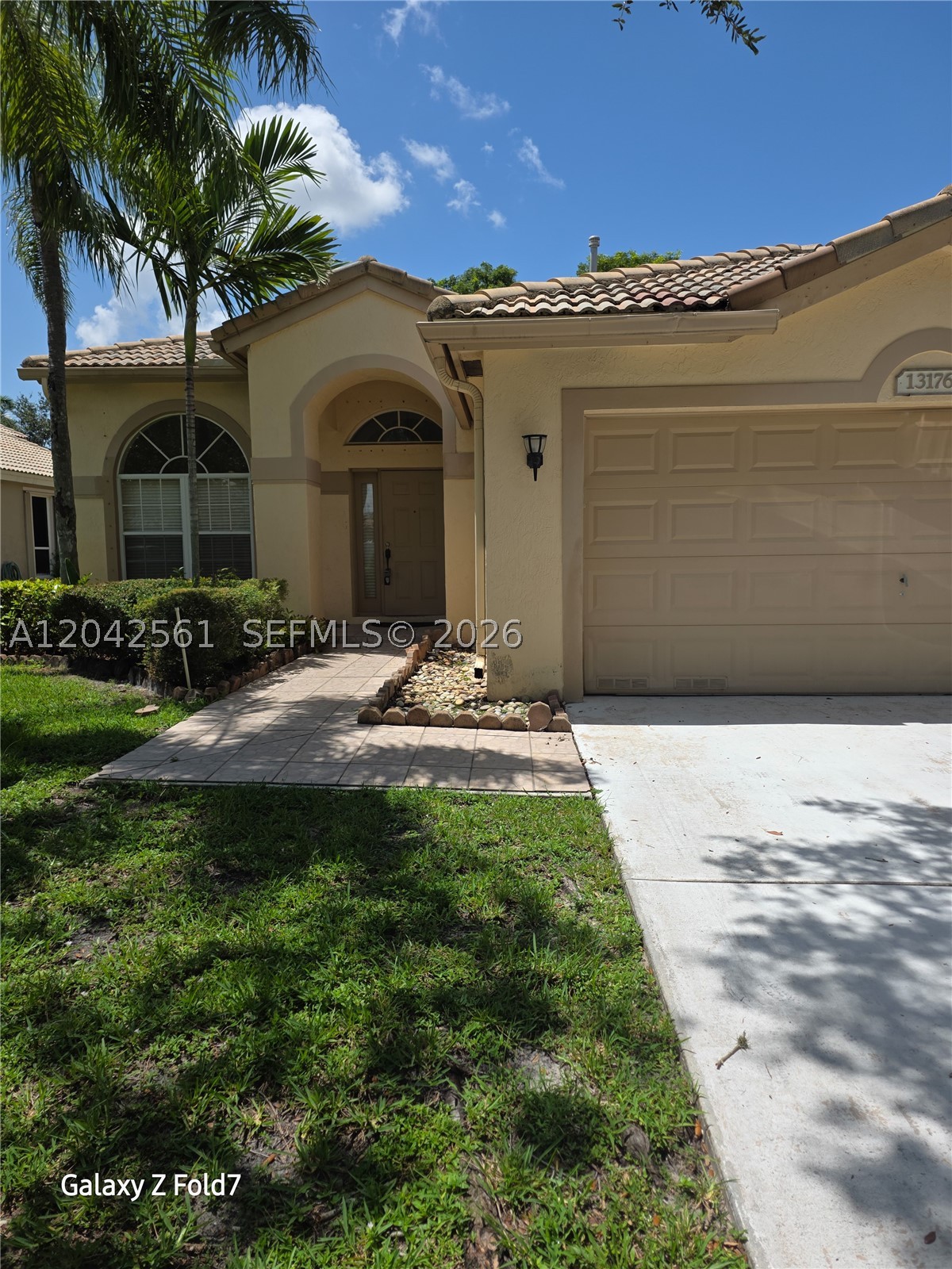 Spacious 3-Bed, 2.5 Single family home located in a Premiums Pembroke Falls Gated Community, move in ready, very well situated near major highways, shopping dinning, hospital parks and top rated Schools( Elementary, middle and High schools)