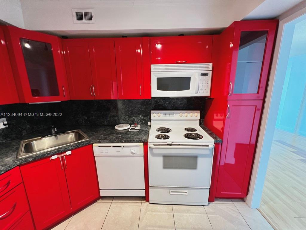 STRATFORD HOUSE CONDO - Residential Lease