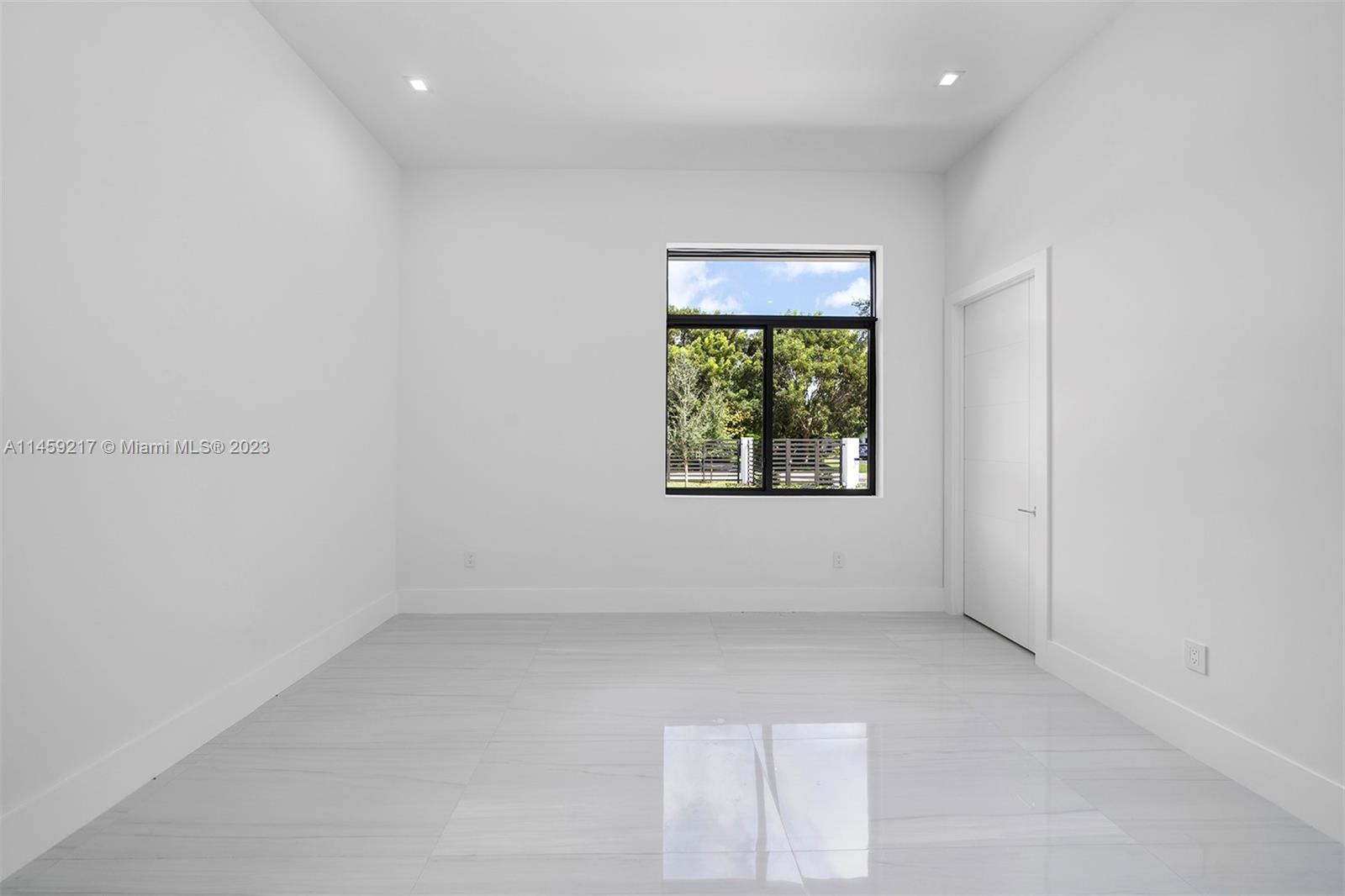 PINE TREE ESTATES 1ST ADD - Residential