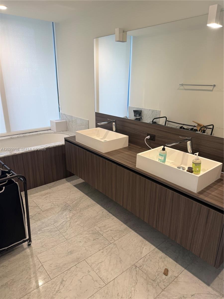 BRICKELL FLATIRON CONDO - Residential Lease