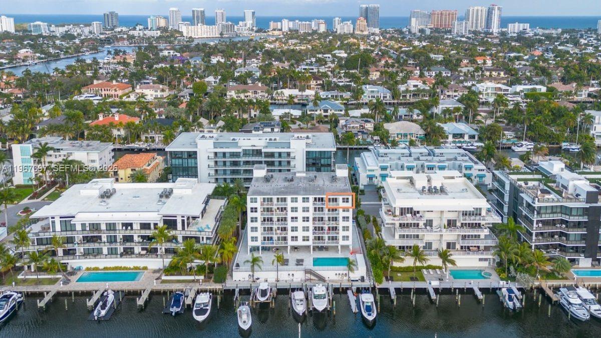 VENICE ISLE TOWER CONDO - Residential