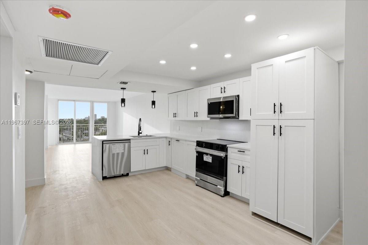 VENICE ISLE TOWER CONDO - Residential