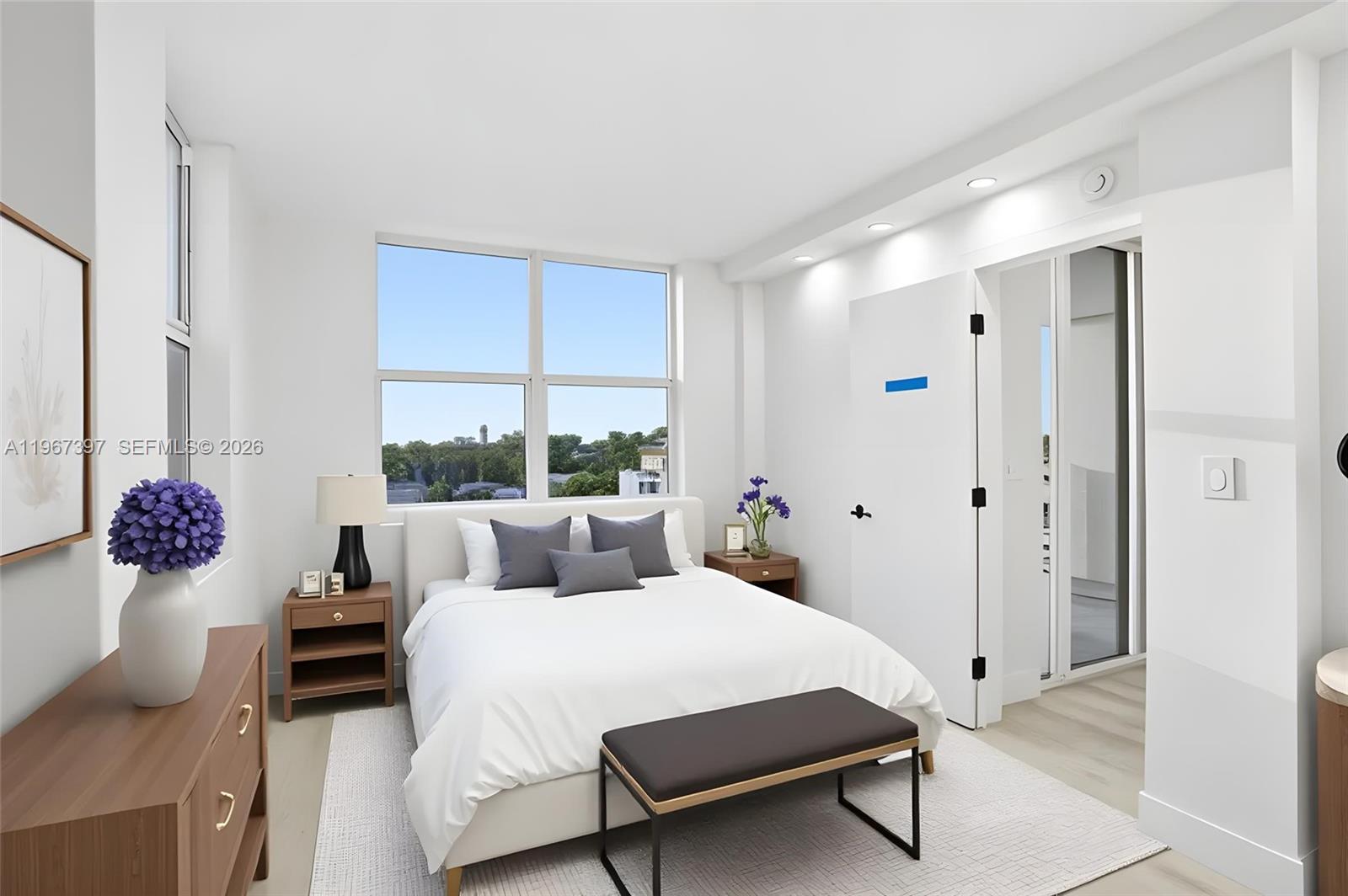 VENICE ISLE TOWER CONDO - Residential