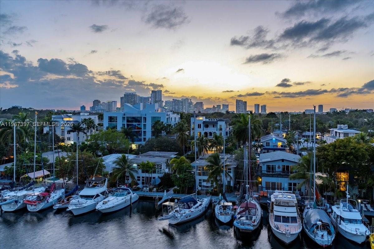 VENICE ISLE TOWER CONDO - Residential