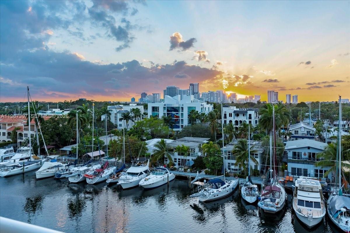 VENICE ISLE TOWER CONDO - Residential