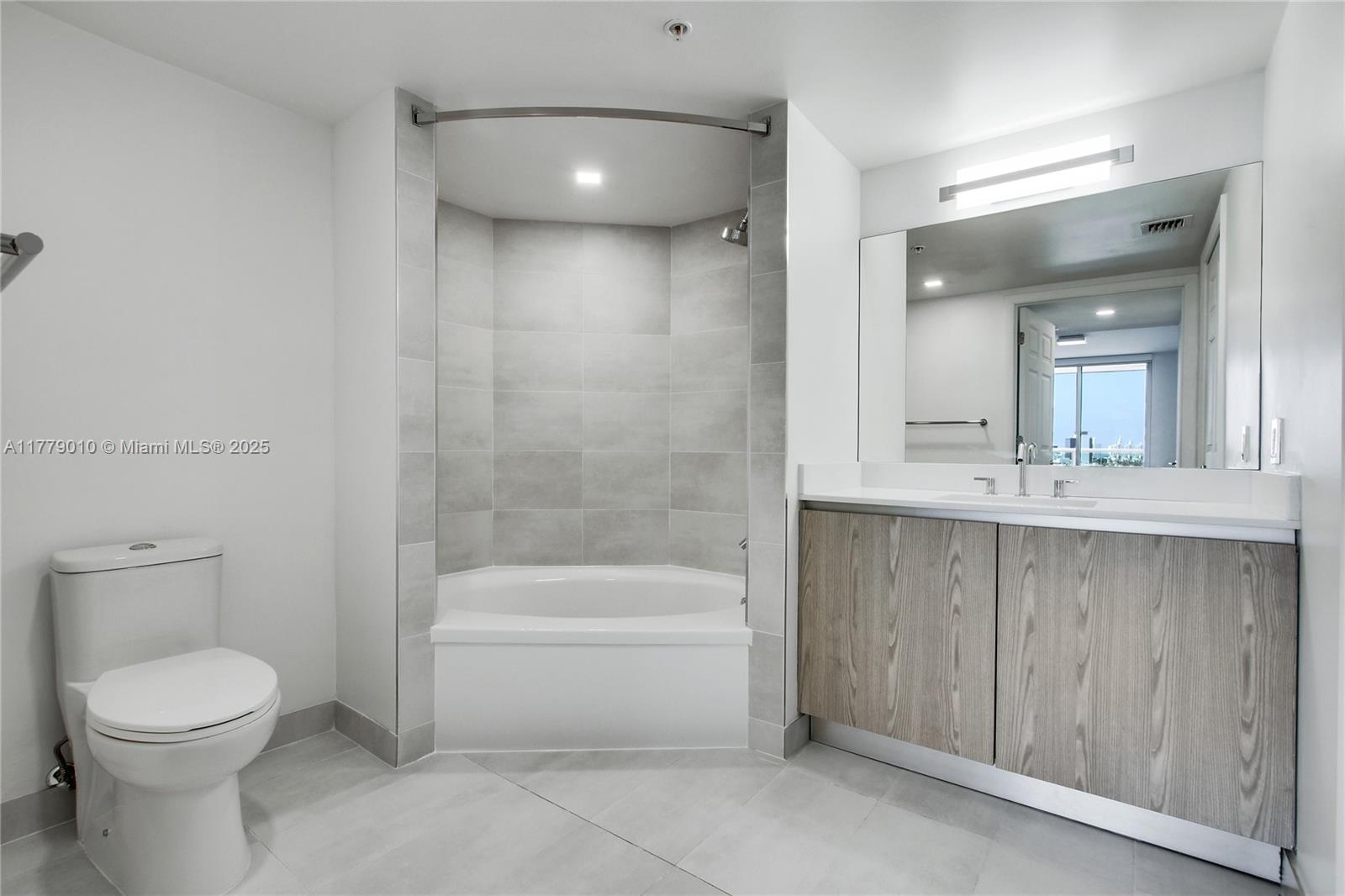 Flamingo Point - Residential Lease