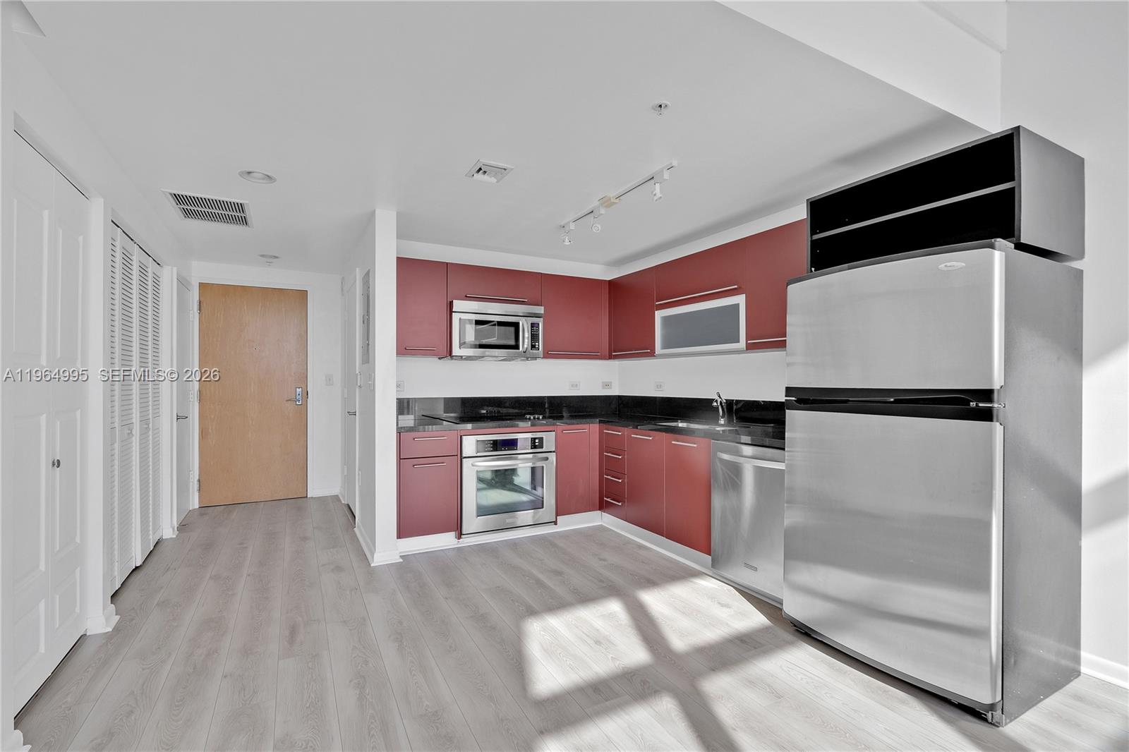 VIZCAYNE NORTH CONDO - Residential Lease