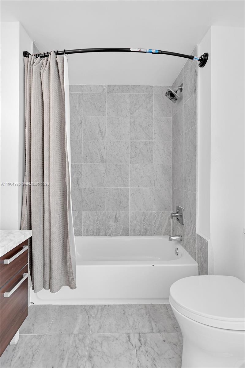 VIZCAYNE NORTH CONDO - Residential Lease