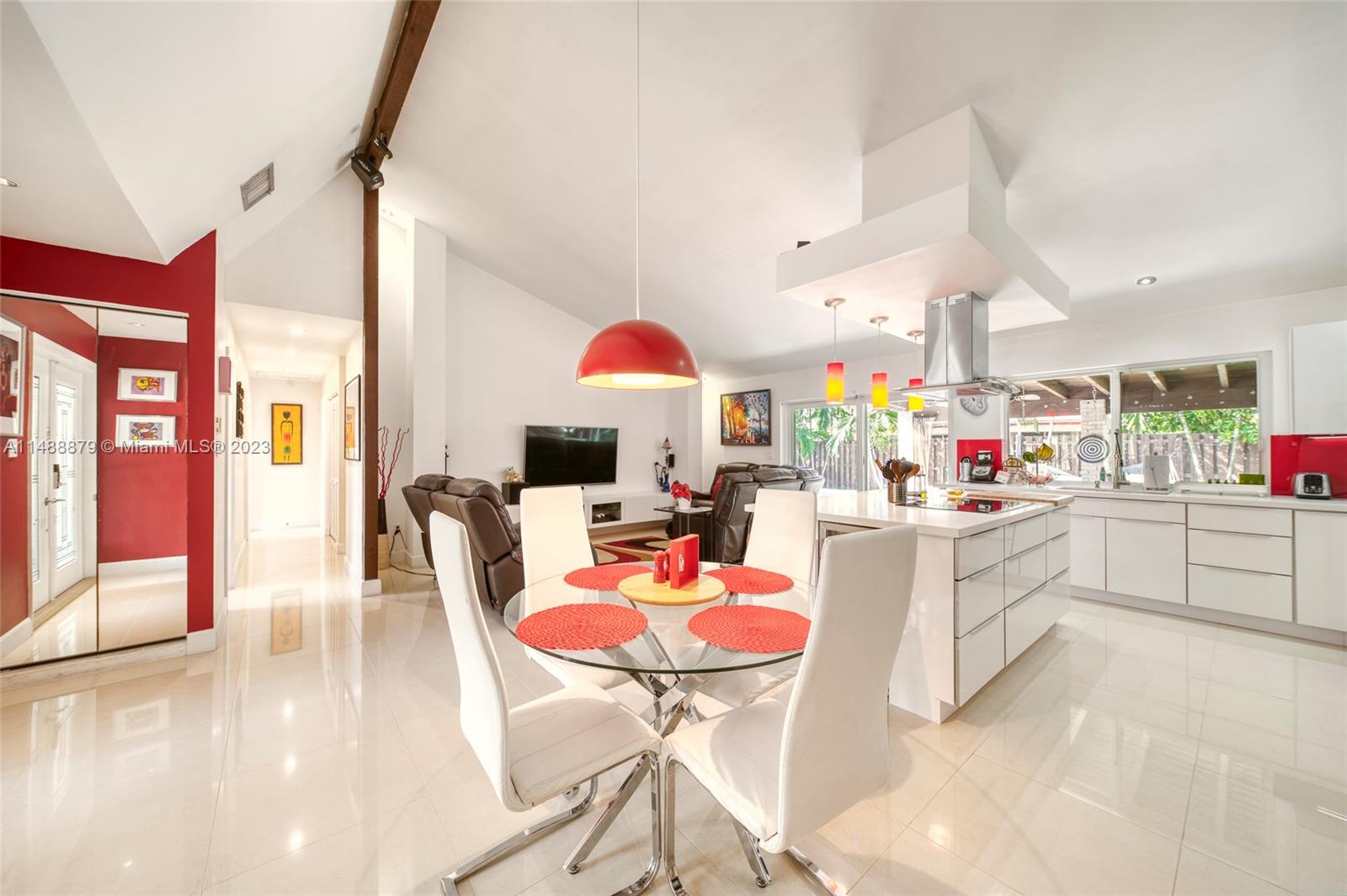 CALUSA CLUB ESTATES 5TH A - Residential