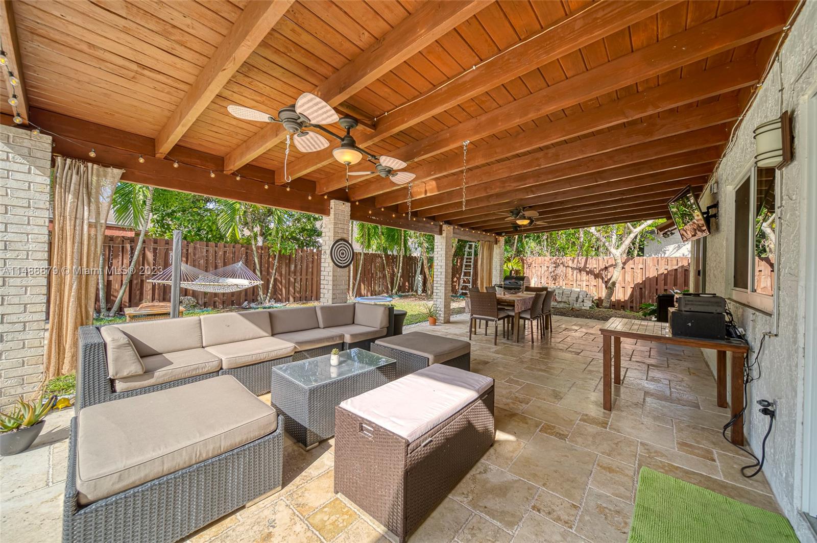 CALUSA CLUB ESTATES 5TH A - Residential