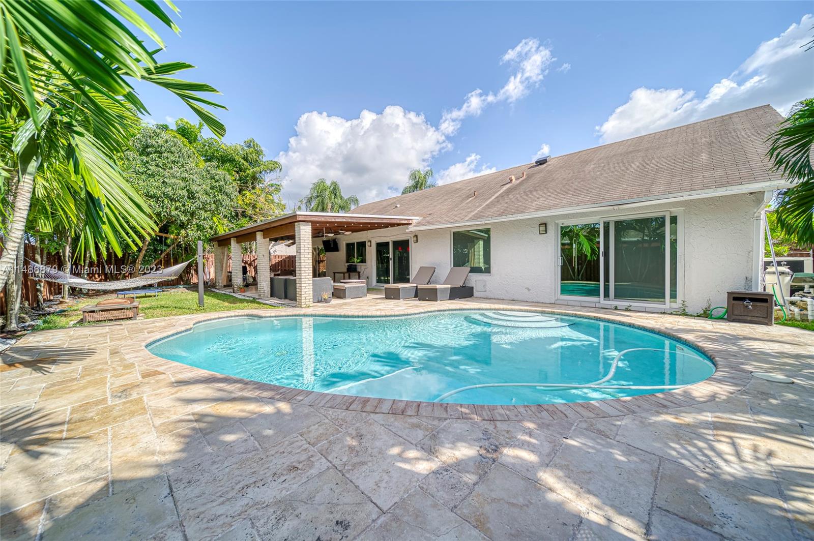 CALUSA CLUB ESTATES 5TH A - Residential