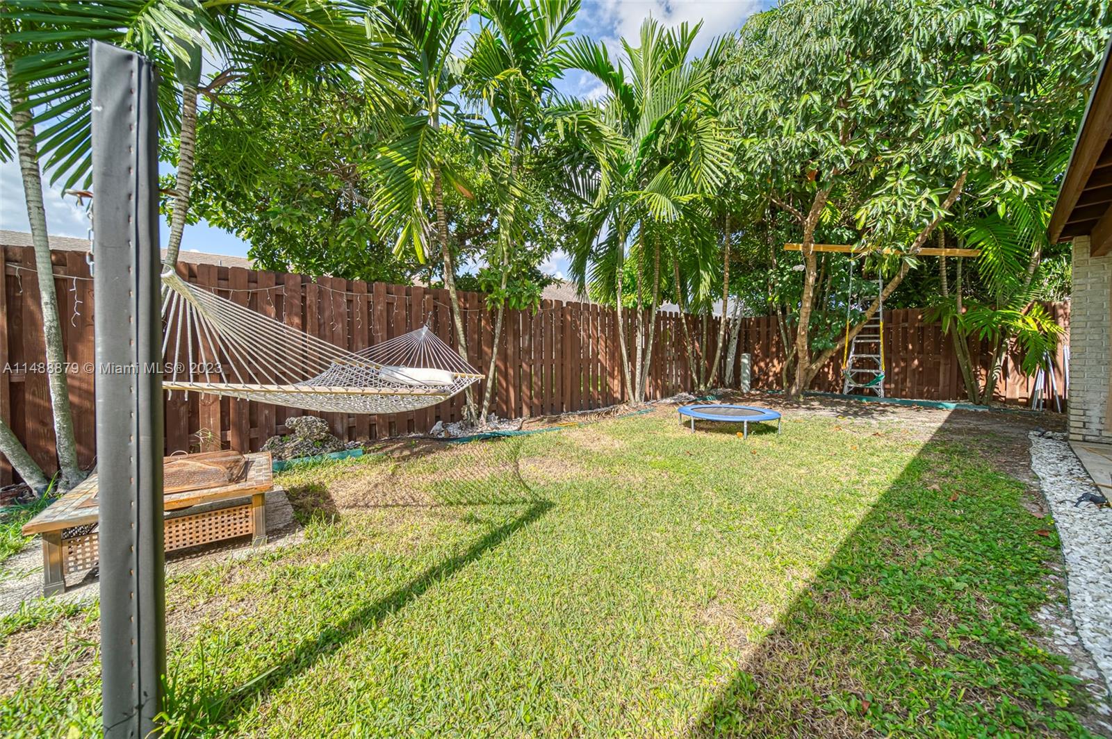 CALUSA CLUB ESTATES 5TH A - Residential