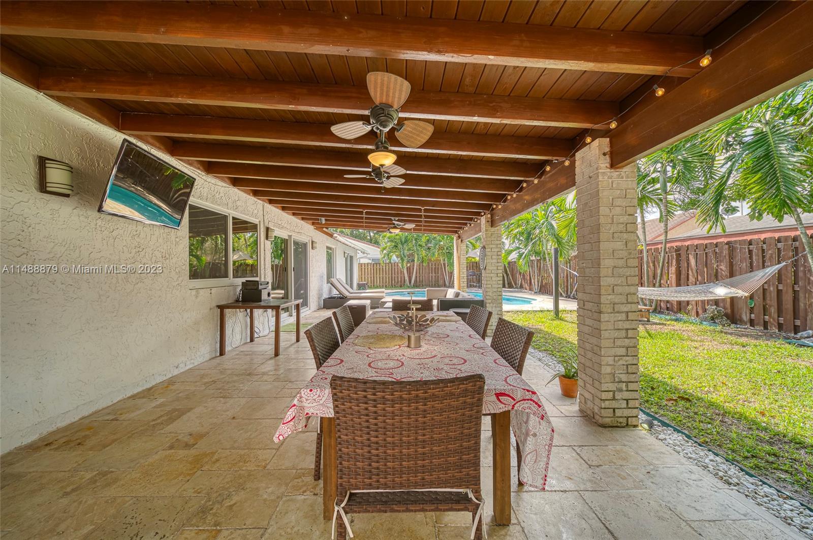 CALUSA CLUB ESTATES 5TH A - Residential