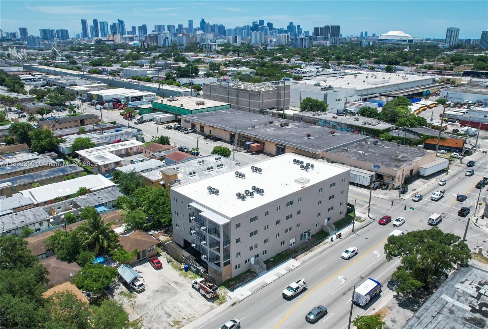 Spacious 1 Bed/ 1 Bath in Rental building located in Allapattah. Stategically located just 15 minutes to Brickell/Downtown area, Miami Beach, Wyndwood, Doral, Airport, etc. Only First month and security monty to move in.