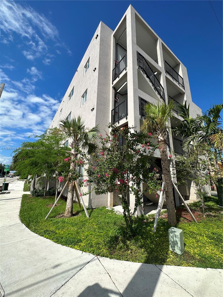 ALLAPATTAH HGLDS ADDN REV - Residential Lease