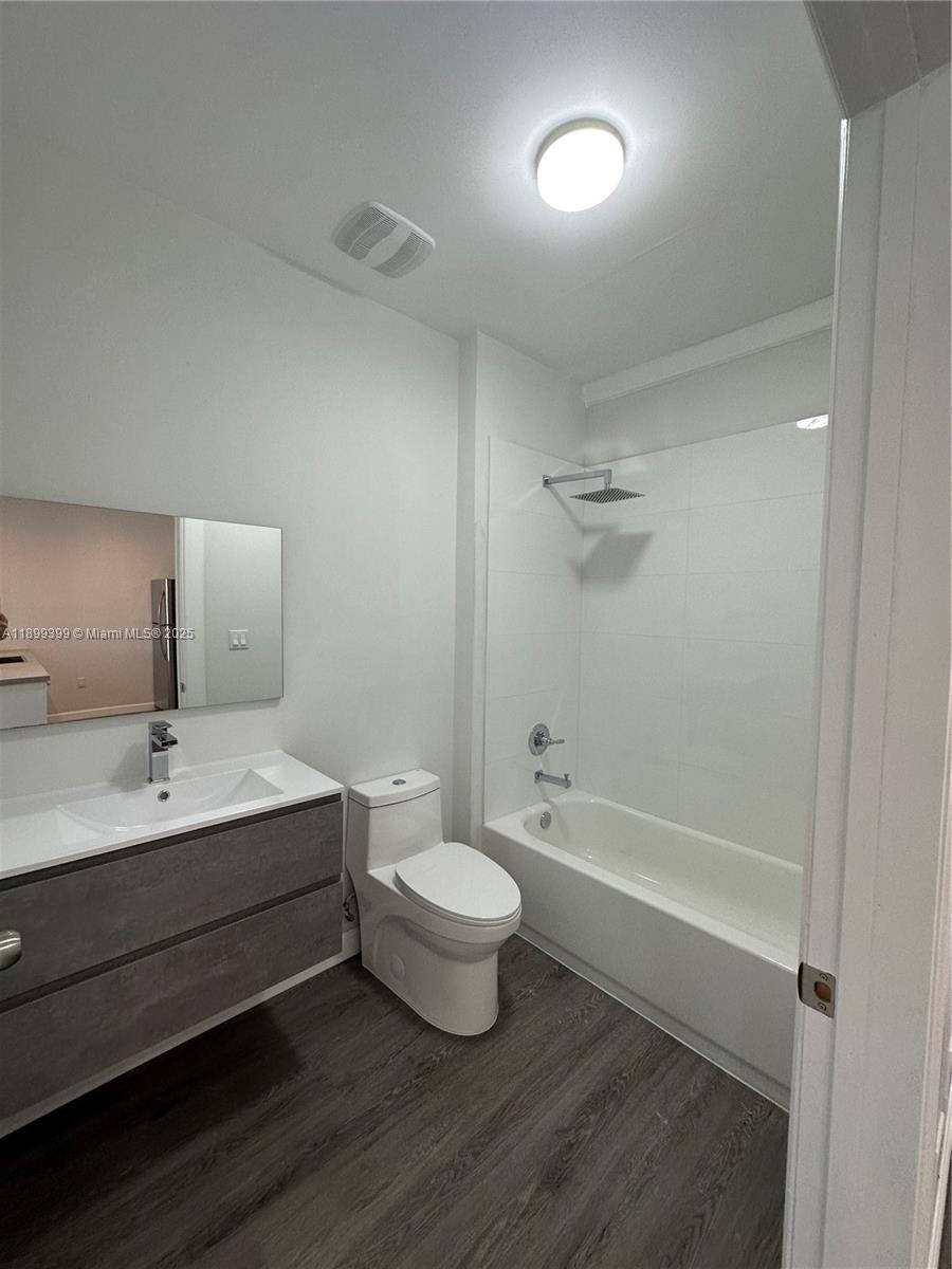 ALLAPATTAH HGLDS ADDN REV - Residential Lease