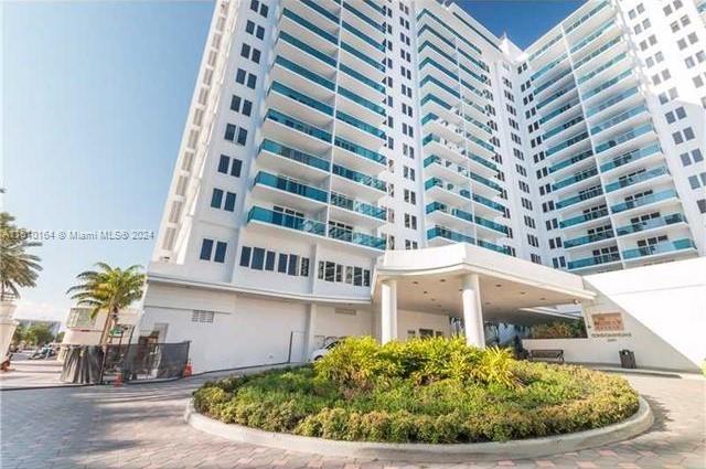 RONEY PALACE - Residential Lease