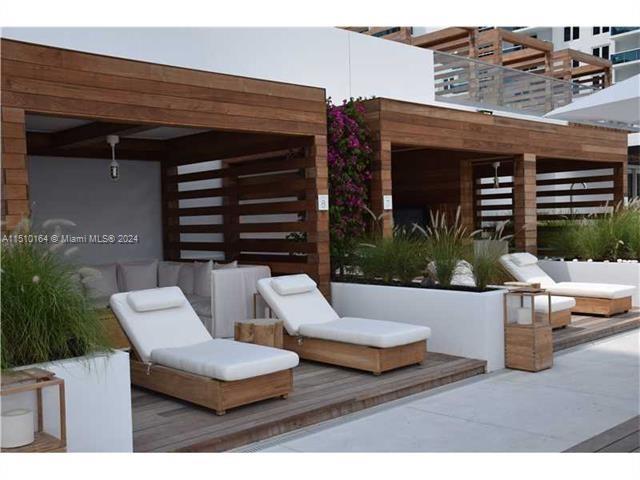 RONEY PALACE - Residential Lease