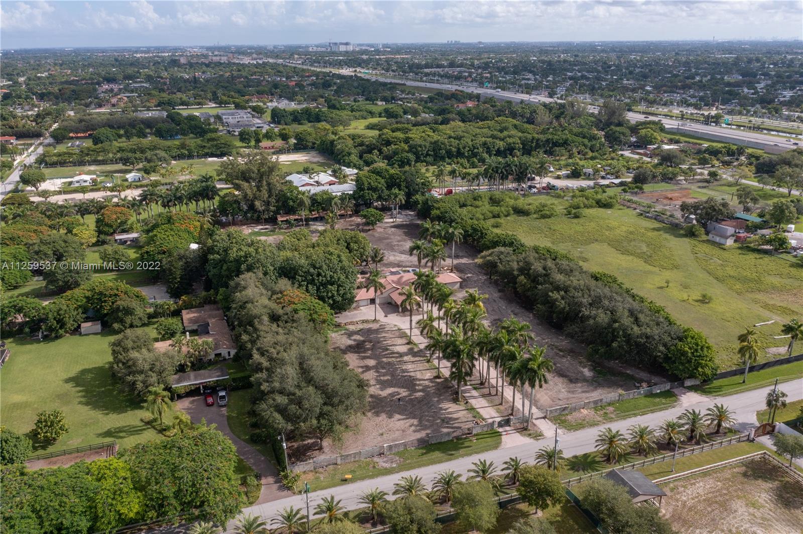 horse country - Residential
