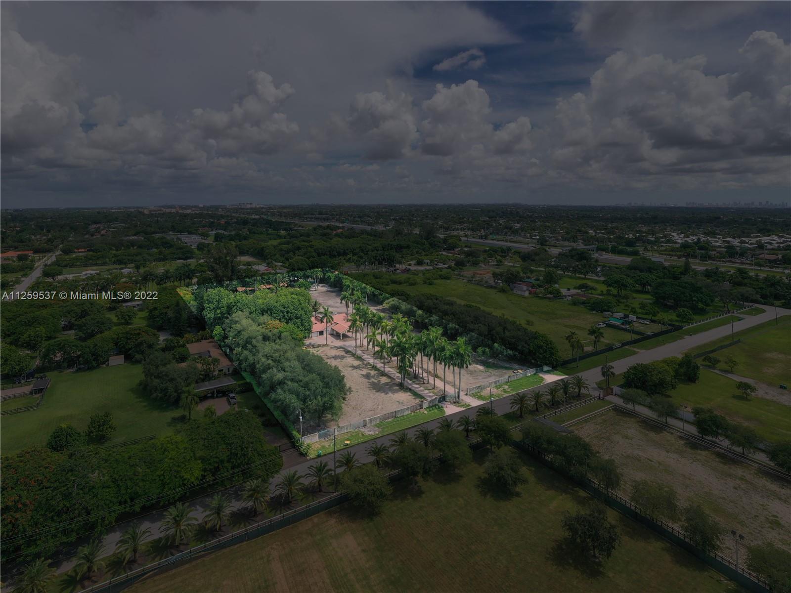 horse country - Residential