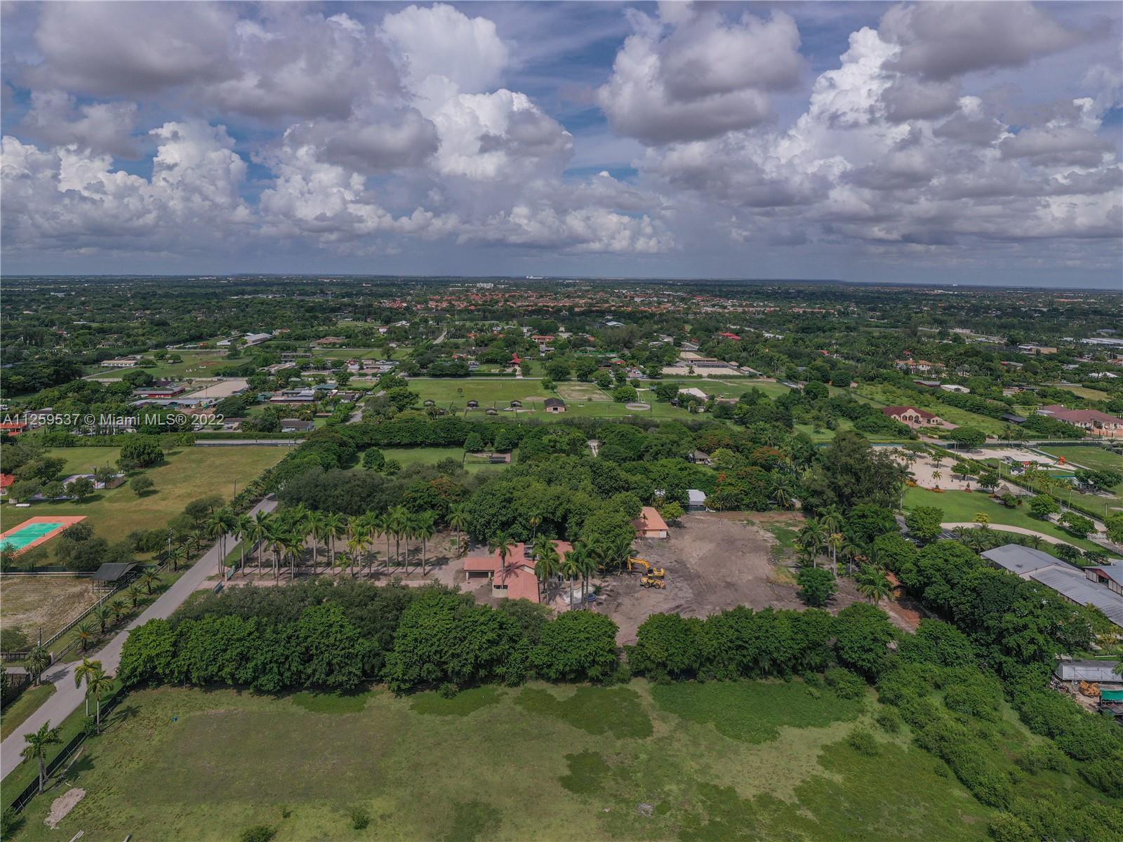 horse country - Residential