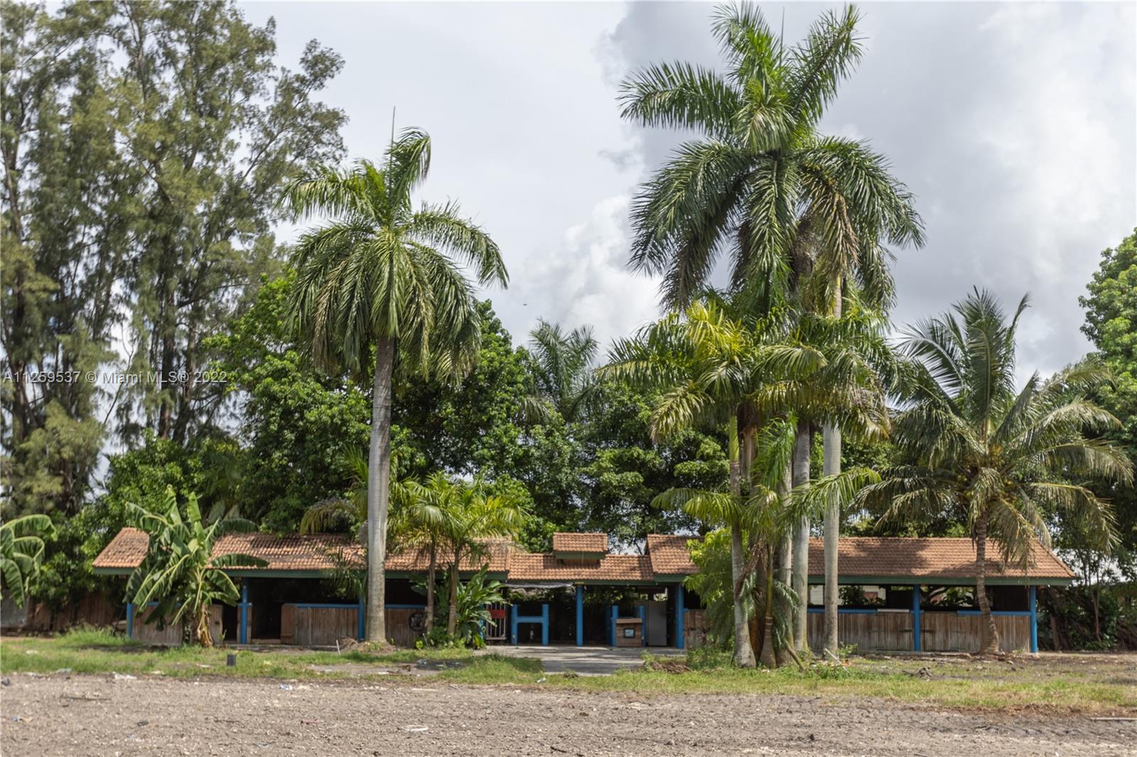 horse country - Residential