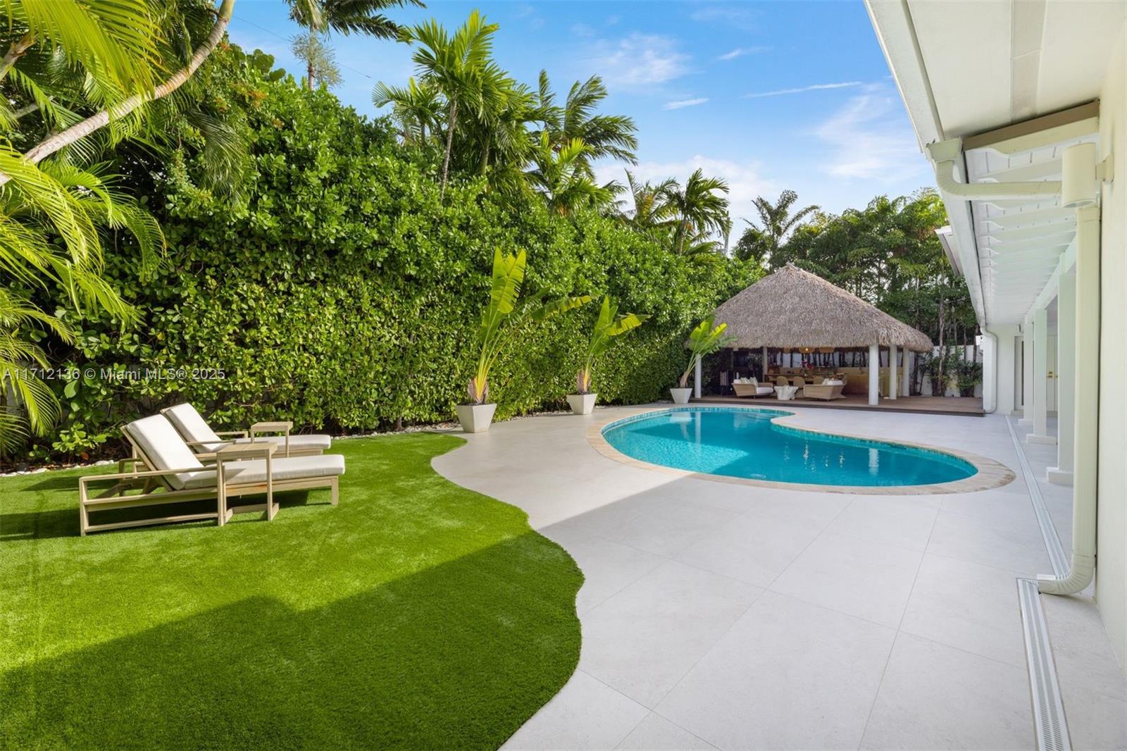 HOLIDAY COLONY - Residential
