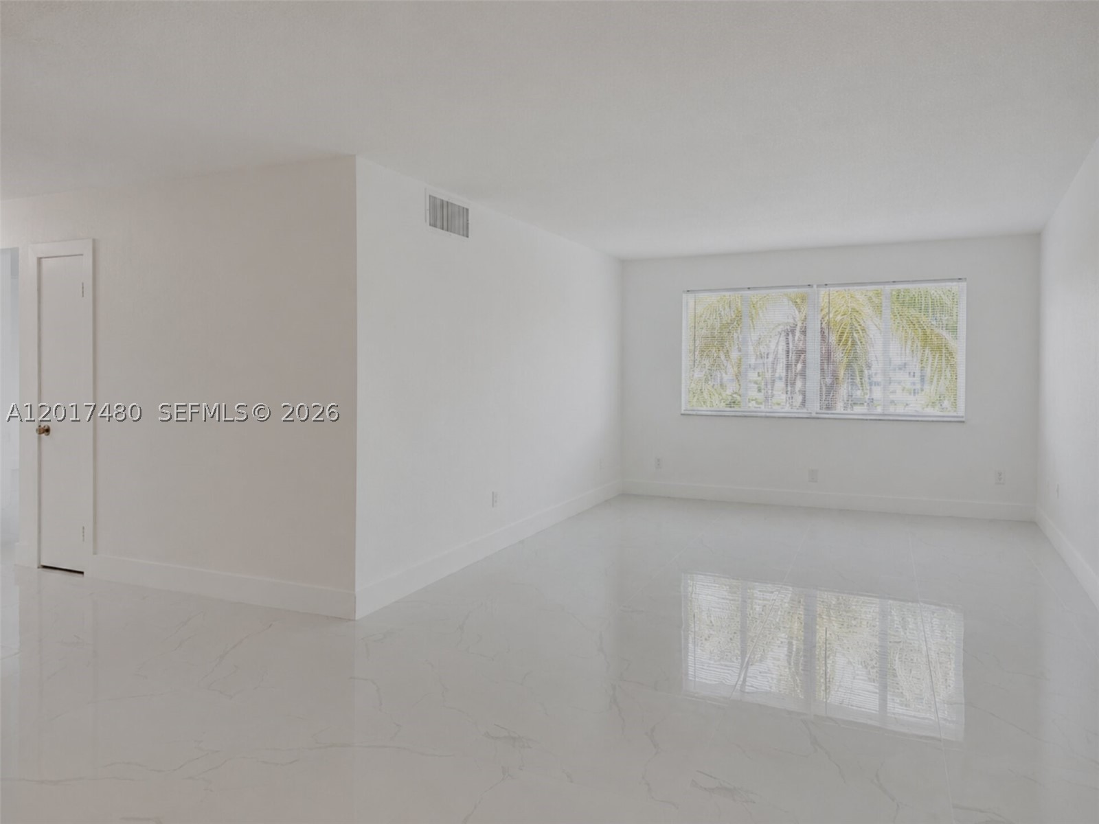 NARANJA LAKES CONDO NO 5 - Residential