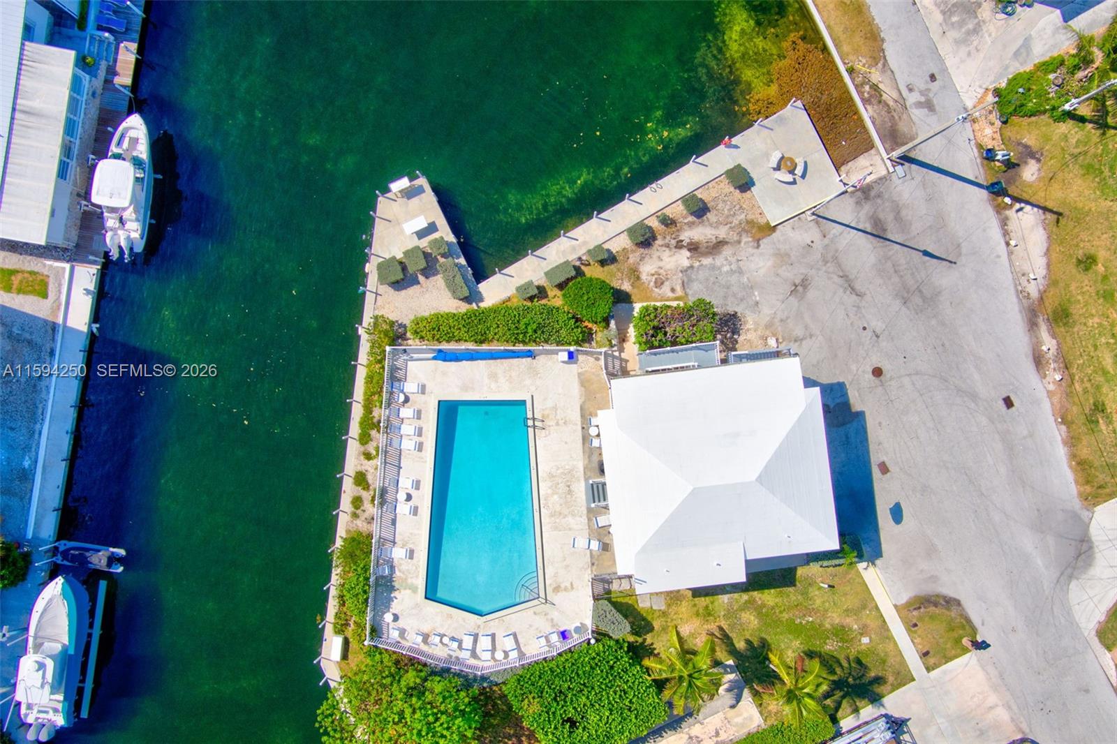 HARBORAGE, THE - Residential